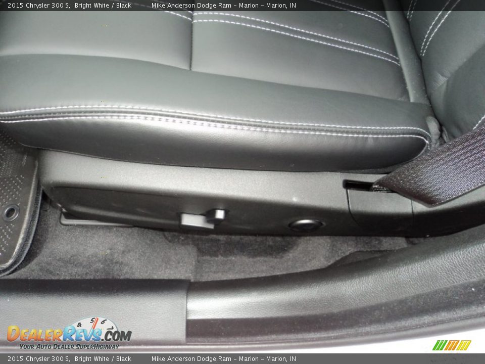 2015 Chrysler 300 S Bright White / Black Photo #13