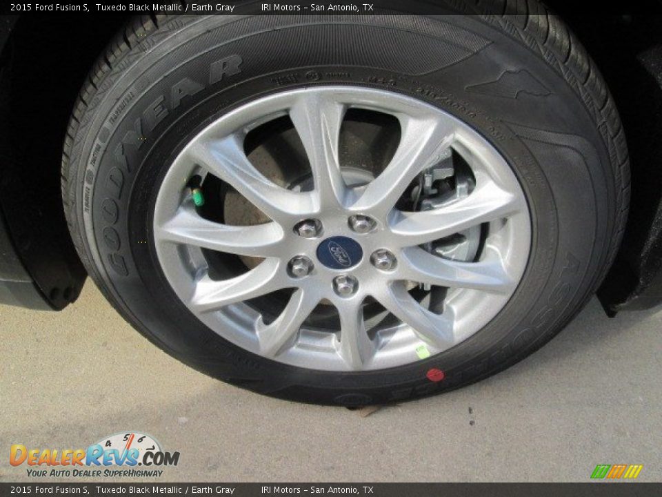 2015 Ford Fusion S Tuxedo Black Metallic / Earth Gray Photo #3
