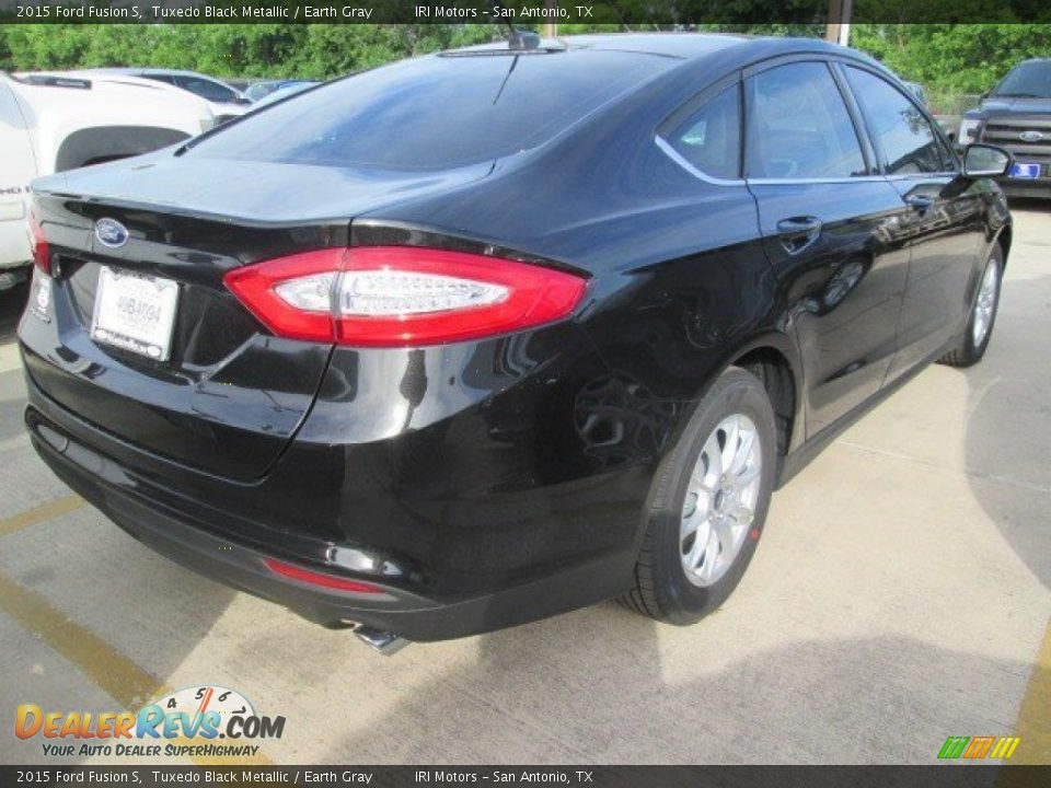 2015 Ford Fusion S Tuxedo Black Metallic / Earth Gray Photo #5
