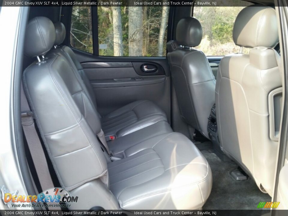 2004 GMC Envoy XUV SLT 4x4 Liquid Silver Metallic / Dark Pewter Photo #13