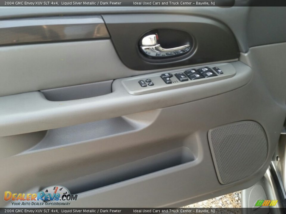 2004 GMC Envoy XUV SLT 4x4 Liquid Silver Metallic / Dark Pewter Photo #18