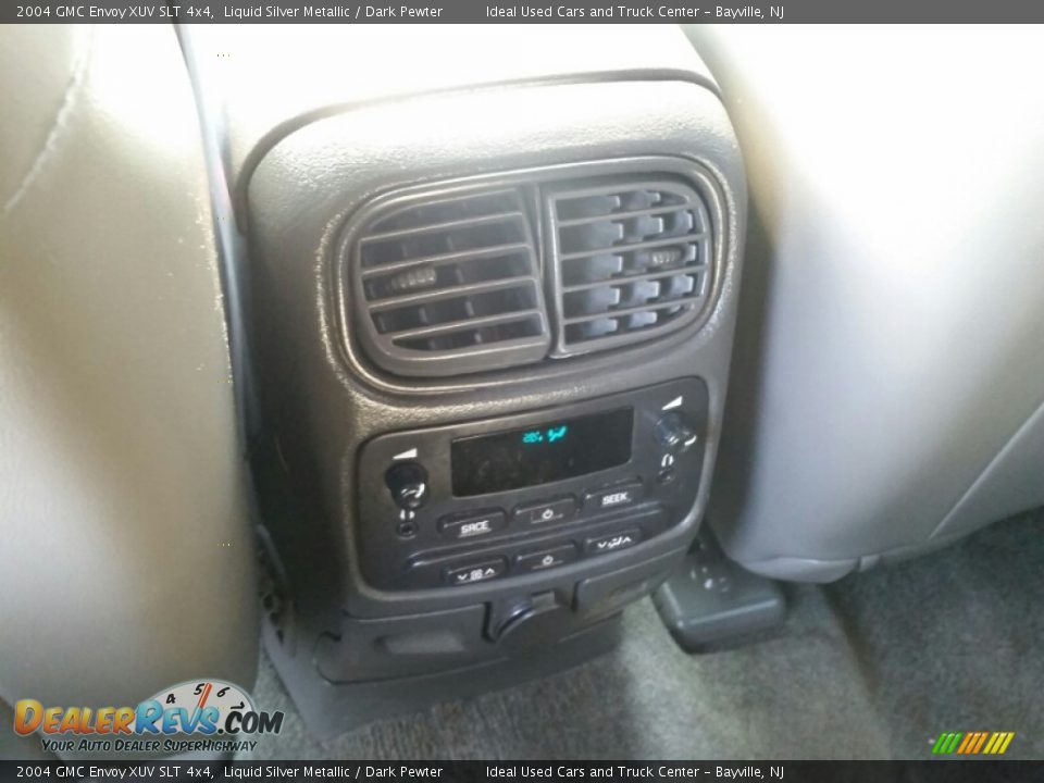 2004 GMC Envoy XUV SLT 4x4 Liquid Silver Metallic / Dark Pewter Photo #24