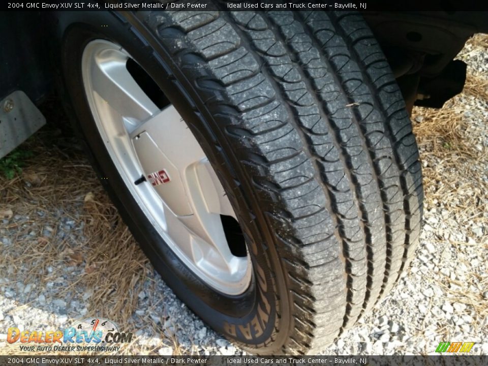 2004 GMC Envoy XUV SLT 4x4 Liquid Silver Metallic / Dark Pewter Photo #31
