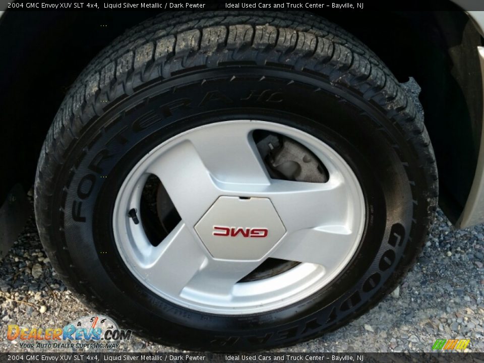 2004 GMC Envoy XUV SLT 4x4 Liquid Silver Metallic / Dark Pewter Photo #35