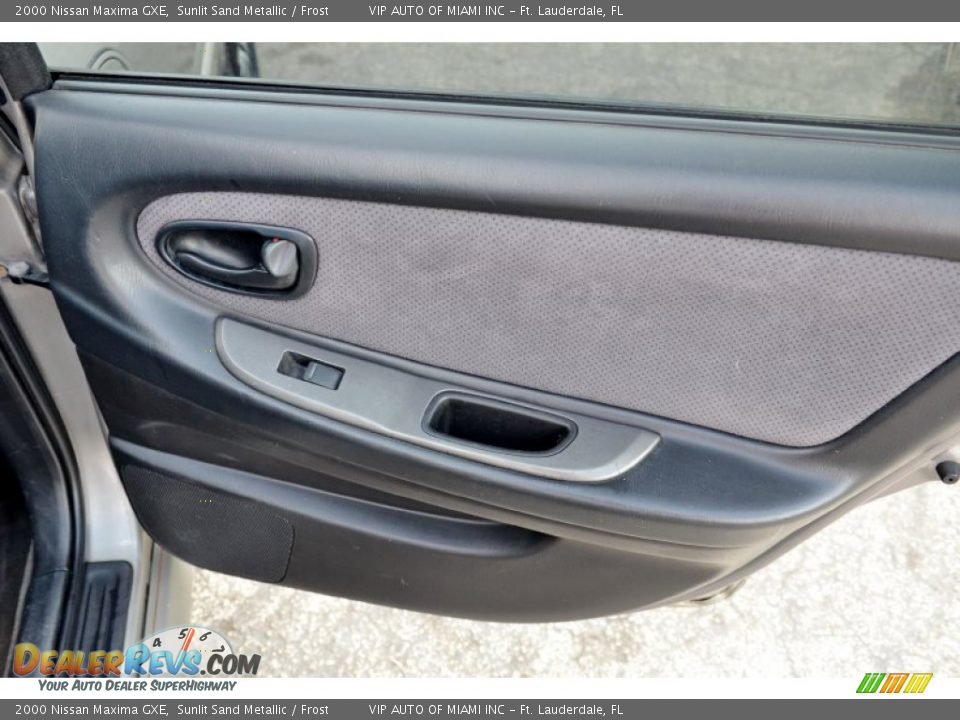 2000 Nissan Maxima GXE Sunlit Sand Metallic / Frost Photo #13