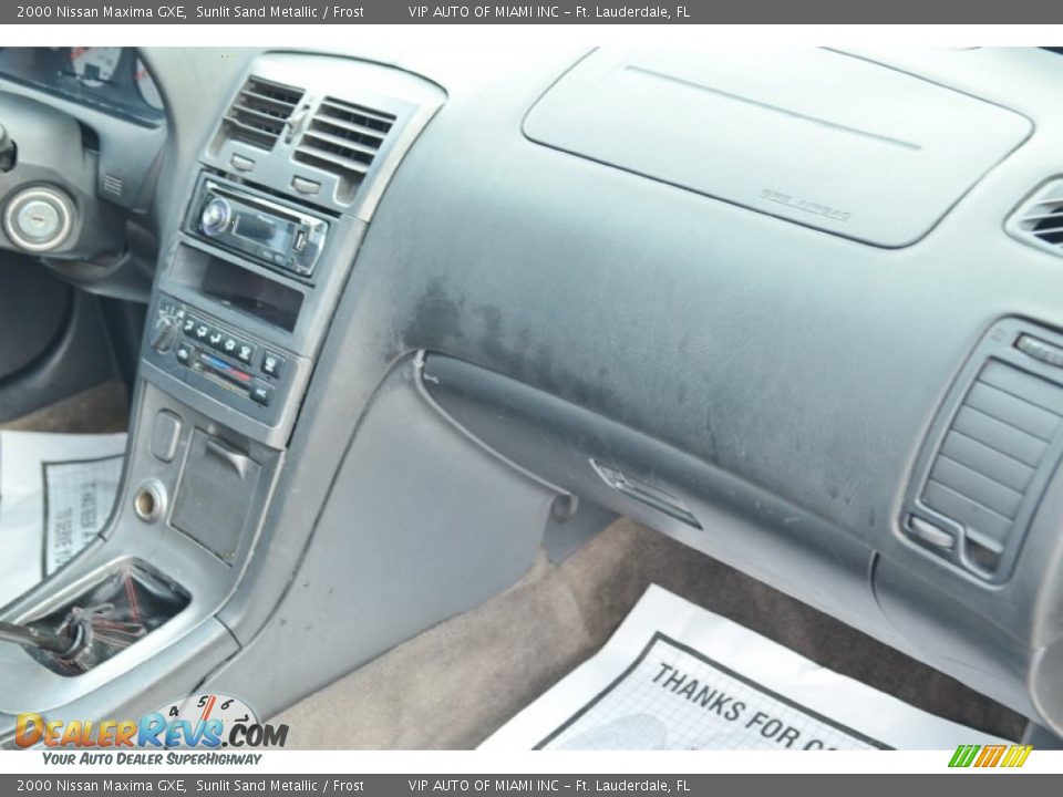 2000 Nissan Maxima GXE Sunlit Sand Metallic / Frost Photo #19