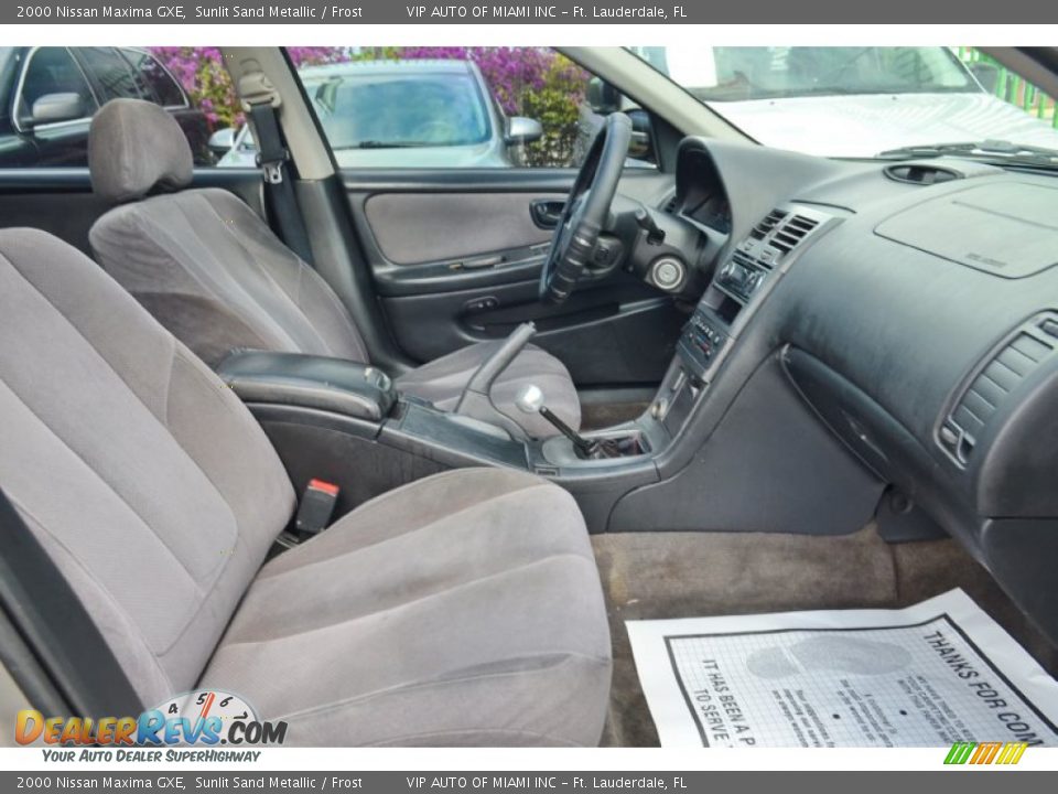 2000 Nissan Maxima GXE Sunlit Sand Metallic / Frost Photo #23