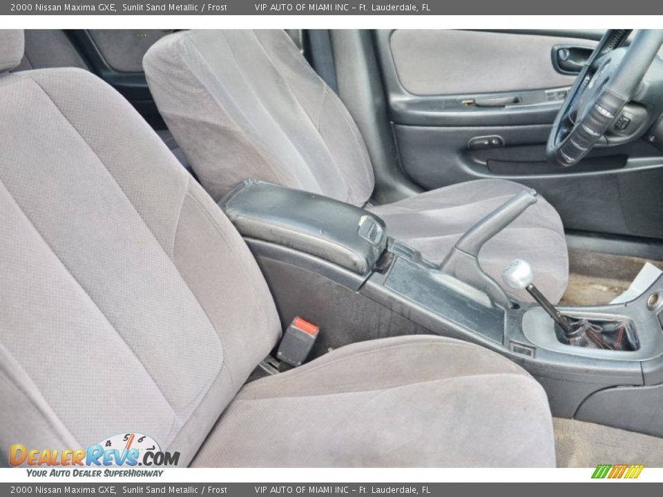 2000 Nissan Maxima GXE Sunlit Sand Metallic / Frost Photo #25