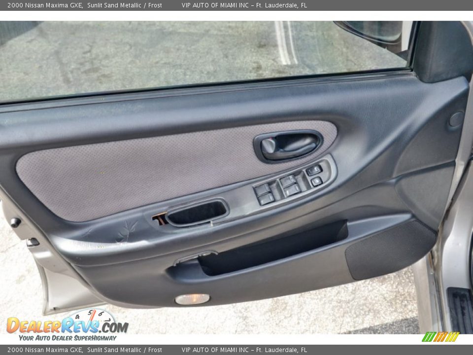 2000 Nissan Maxima GXE Sunlit Sand Metallic / Frost Photo #27