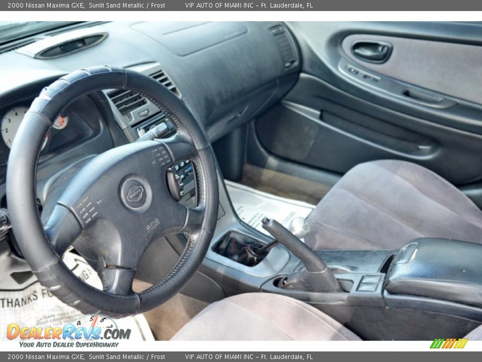 2000 Nissan Maxima GXE Sunlit Sand Metallic / Frost Photo #29