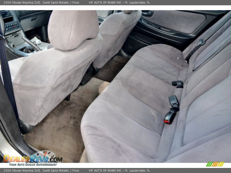 2000 Nissan Maxima GXE Sunlit Sand Metallic / Frost Photo #32