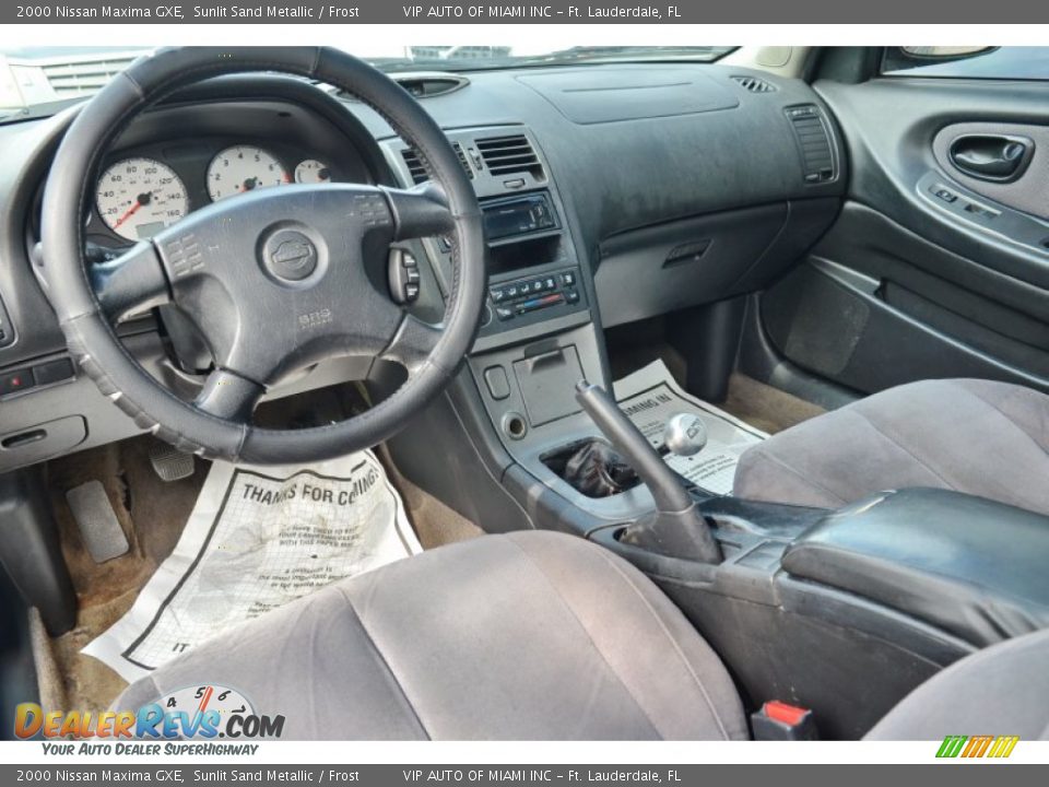 2000 Nissan Maxima GXE Sunlit Sand Metallic / Frost Photo #34