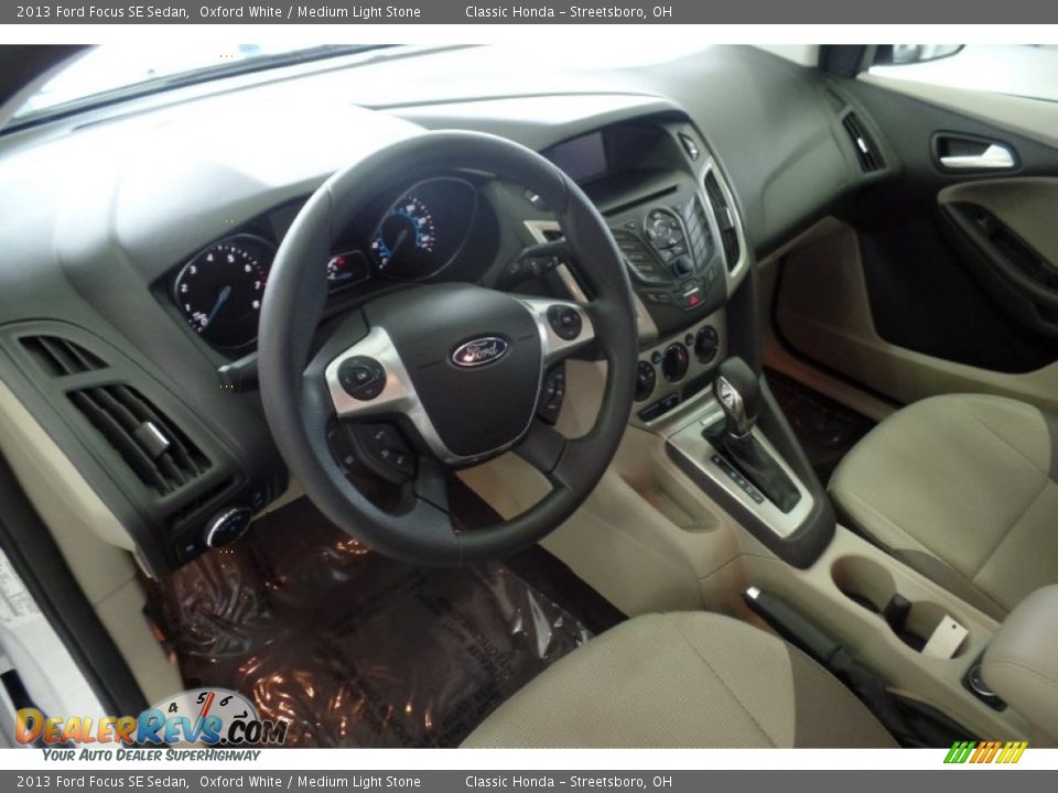 Medium Light Stone Interior - 2013 Ford Focus SE Sedan Photo #13