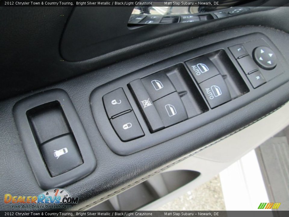 2012 Chrysler Town & Country Touring Bright Silver Metallic / Black/Light Graystone Photo #13