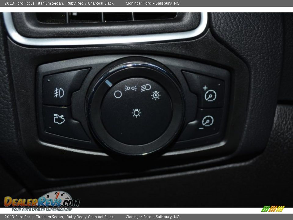 2013 Ford Focus Titanium Sedan Ruby Red / Charcoal Black Photo #31