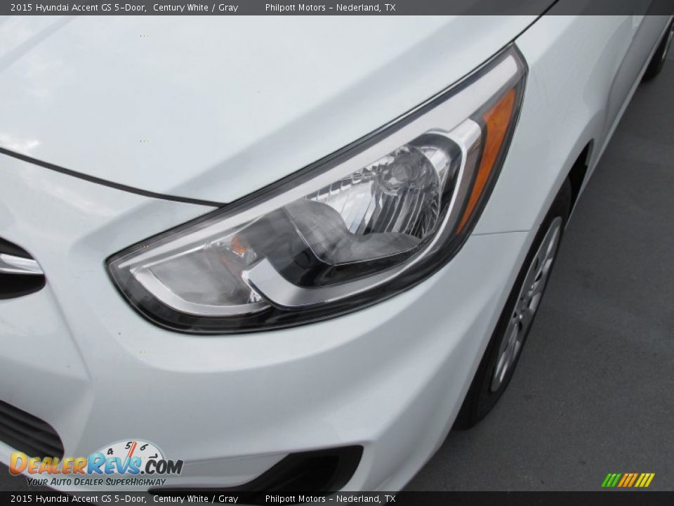 2015 Hyundai Accent GS 5-Door Century White / Gray Photo #9