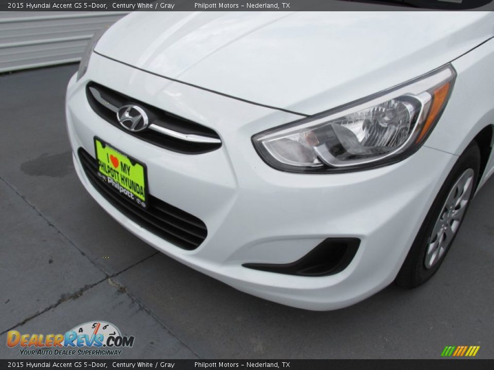 2015 Hyundai Accent GS 5-Door Century White / Gray Photo #10