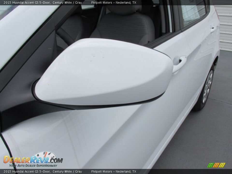 2015 Hyundai Accent GS 5-Door Century White / Gray Photo #12