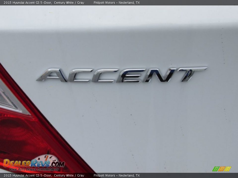 2015 Hyundai Accent GS 5-Door Century White / Gray Photo #13