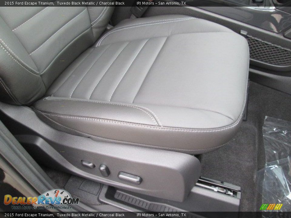 2015 Ford Escape Titanium Tuxedo Black Metallic / Charcoal Black Photo #31