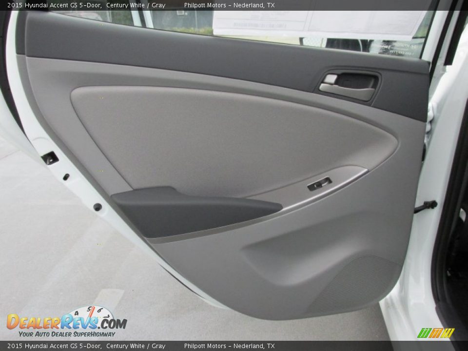 2015 Hyundai Accent GS 5-Door Century White / Gray Photo #16