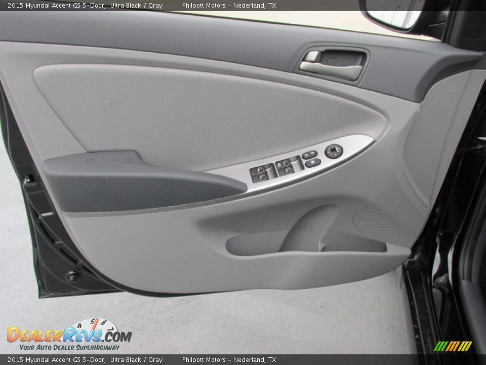 2015 Hyundai Accent GS 5-Door Ultra Black / Gray Photo #18