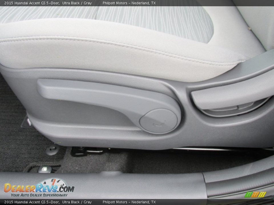 2015 Hyundai Accent GS 5-Door Ultra Black / Gray Photo #21