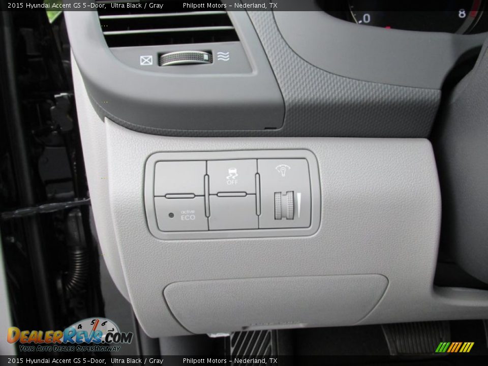 2015 Hyundai Accent GS 5-Door Ultra Black / Gray Photo #29