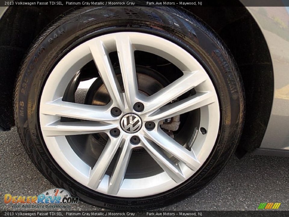 2013 Volkswagen Passat TDI SEL Platinum Gray Metallic / Moonrock Gray Photo #35