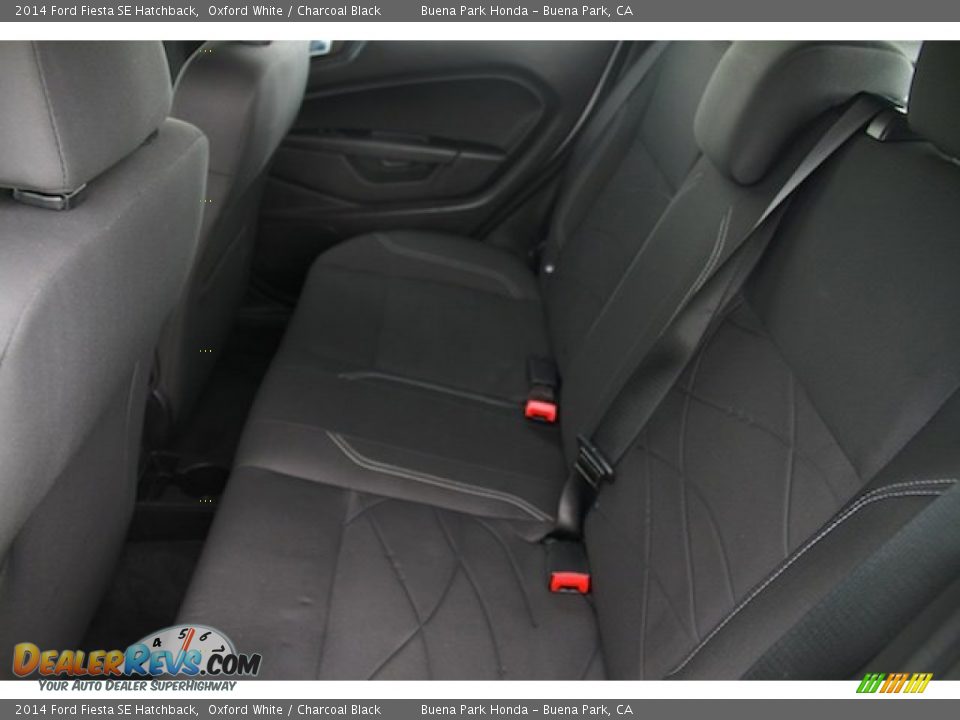 2014 Ford Fiesta SE Hatchback Oxford White / Charcoal Black Photo #4
