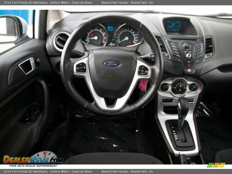 2014 Ford Fiesta SE Hatchback Oxford White / Charcoal Black Photo #5