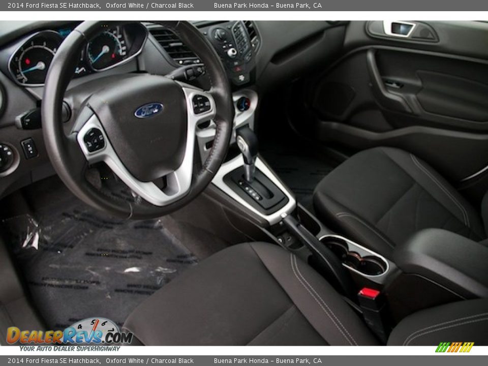 2014 Ford Fiesta SE Hatchback Oxford White / Charcoal Black Photo #11