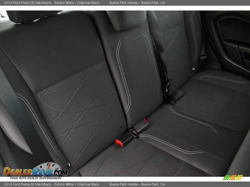 2014 Ford Fiesta SE Hatchback Oxford White / Charcoal Black Photo #16