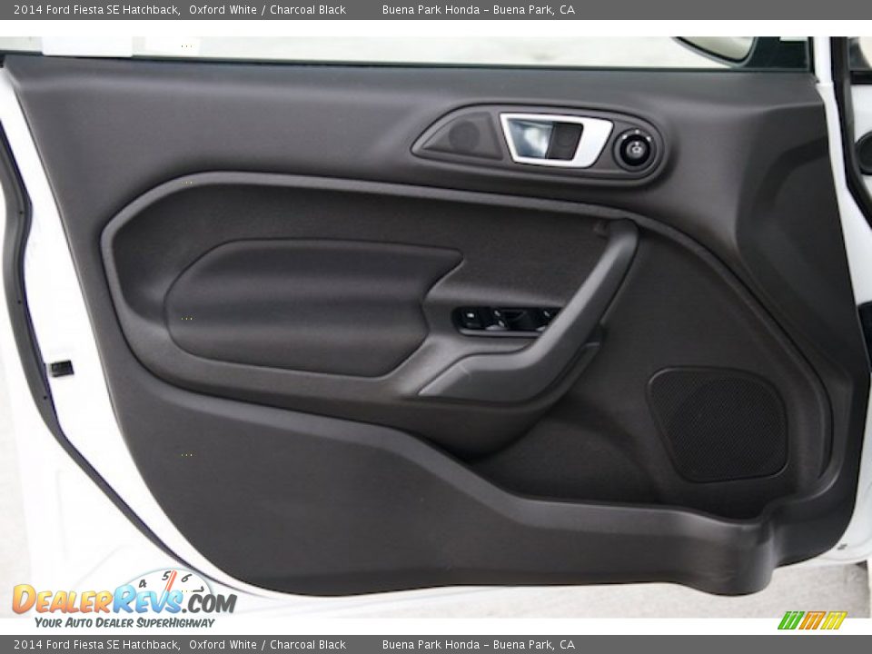 2014 Ford Fiesta SE Hatchback Oxford White / Charcoal Black Photo #22