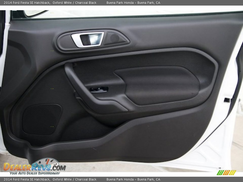 2014 Ford Fiesta SE Hatchback Oxford White / Charcoal Black Photo #25