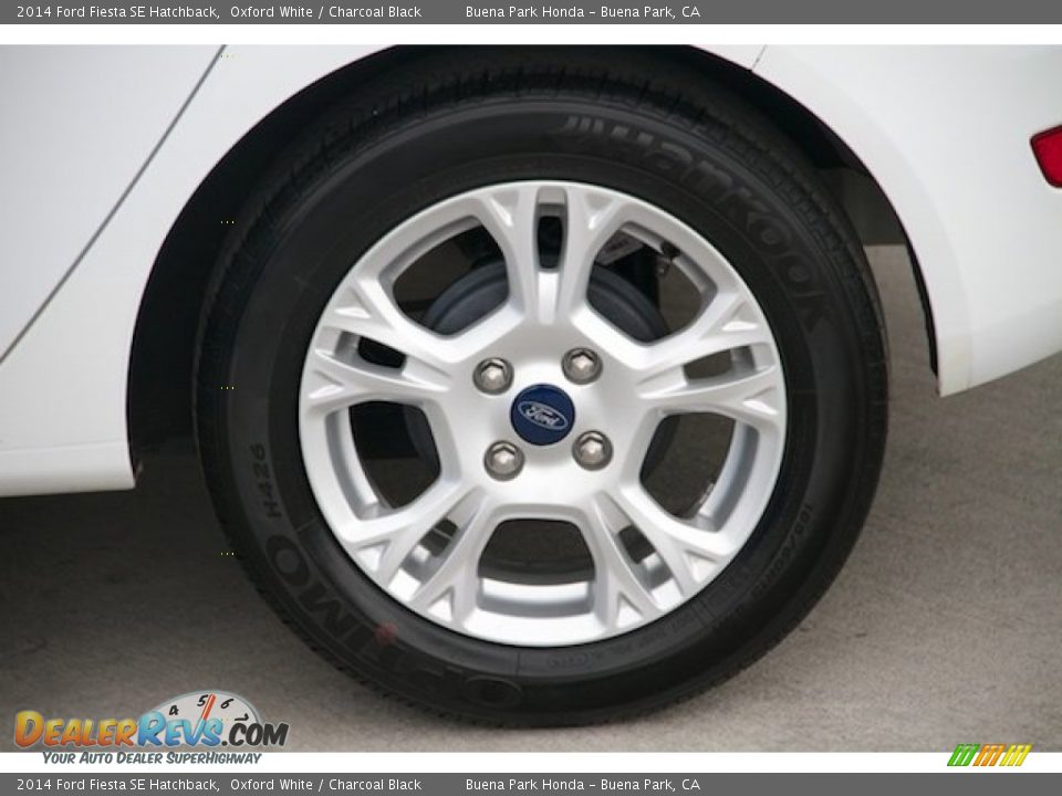 2014 Ford Fiesta SE Hatchback Oxford White / Charcoal Black Photo #28