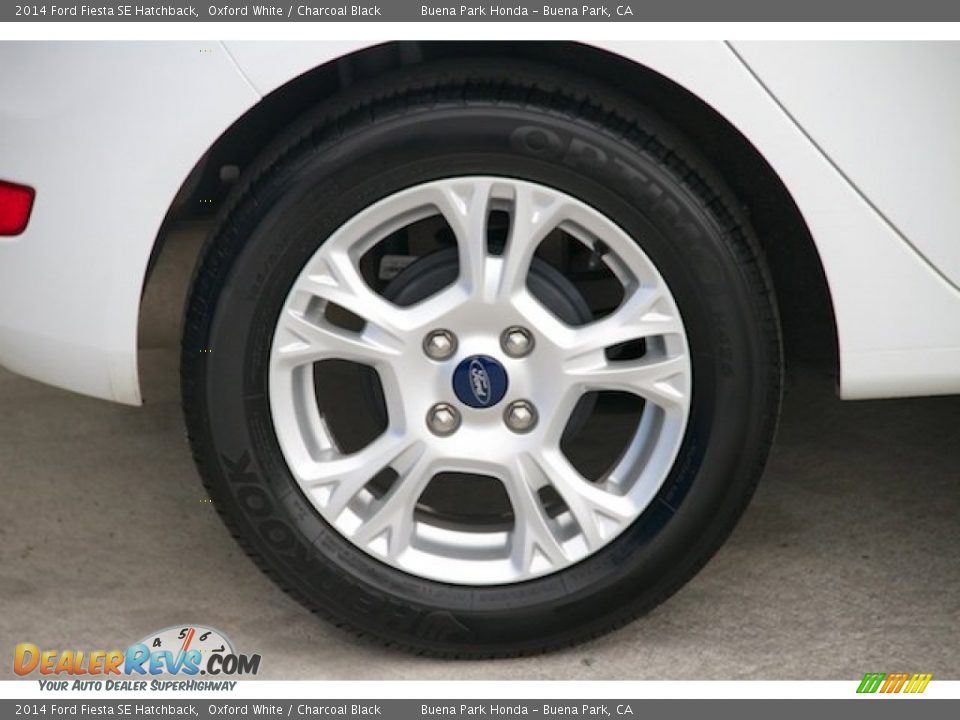 2014 Ford Fiesta SE Hatchback Oxford White / Charcoal Black Photo #30