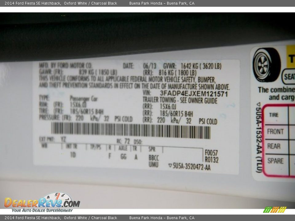 2014 Ford Fiesta SE Hatchback Oxford White / Charcoal Black Photo #31