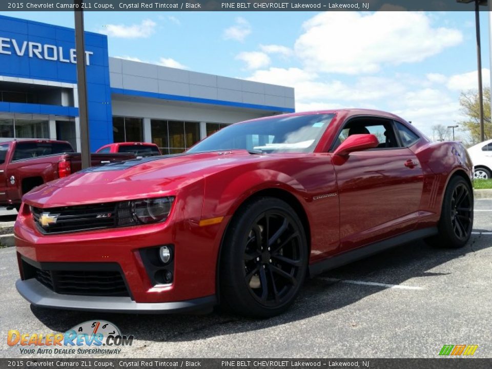 Front 3/4 View of 2015 Chevrolet Camaro ZL1 Coupe Photo #1