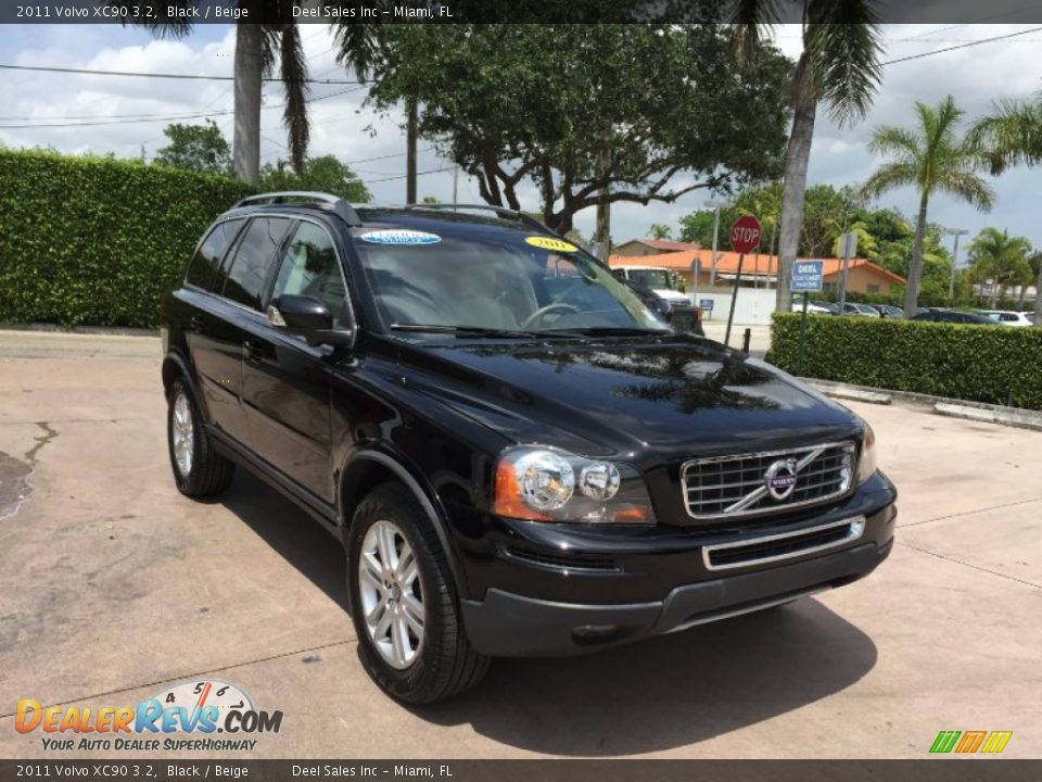 Front 3/4 View of 2011 Volvo XC90 3.2 Photo #7