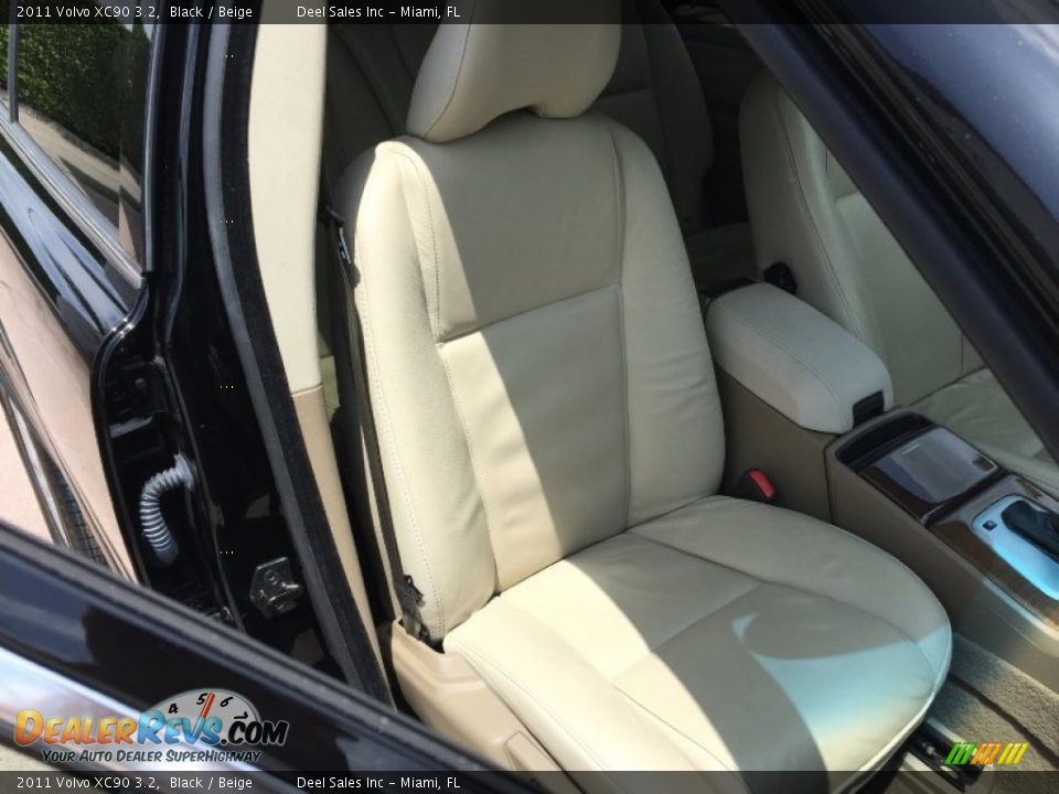 2011 Volvo XC90 3.2 Black / Beige Photo #10