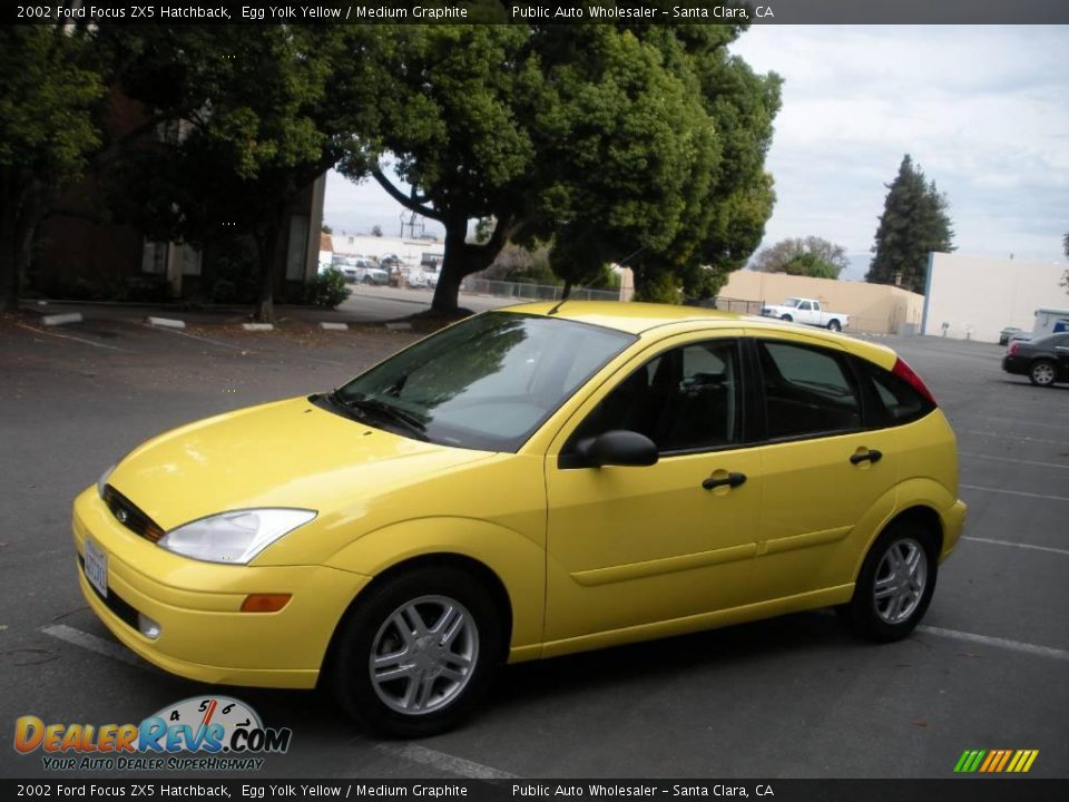 2002 Ford Focus ZX5 Hatchback Egg Yolk Yellow / Medium Graphite Photo #3