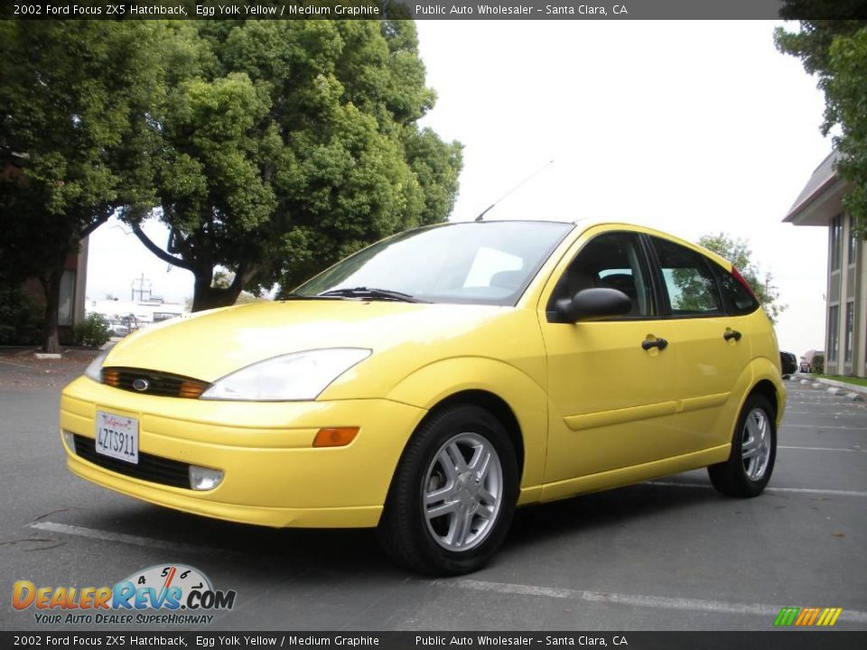 2002 Ford Focus ZX5 Hatchback Egg Yolk Yellow / Medium Graphite Photo #6