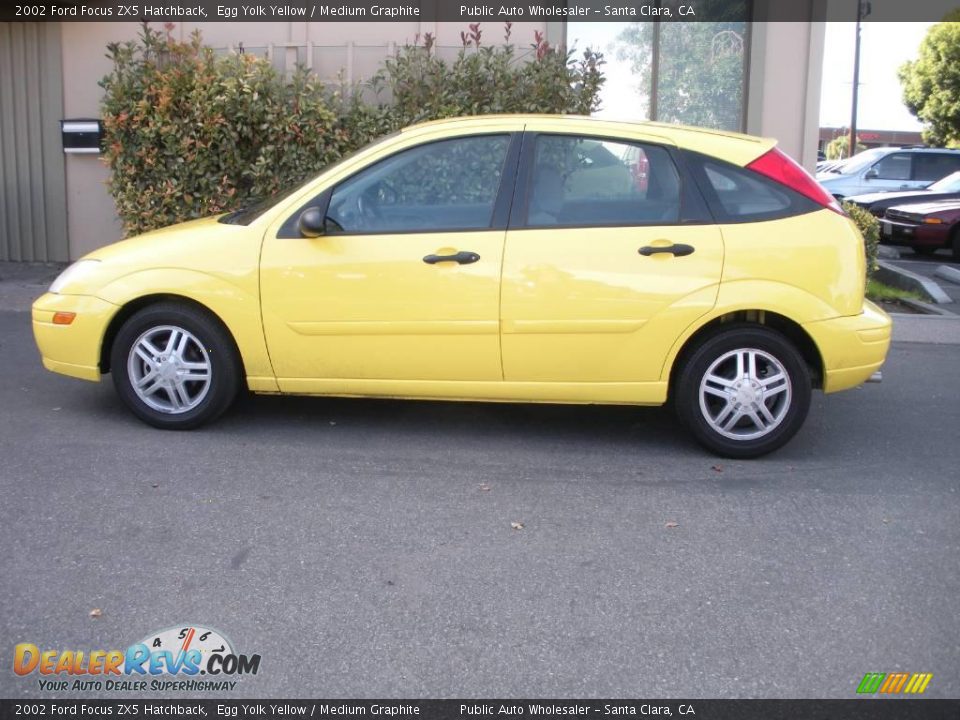 2002 Ford Focus ZX5 Hatchback Egg Yolk Yellow / Medium Graphite Photo #14