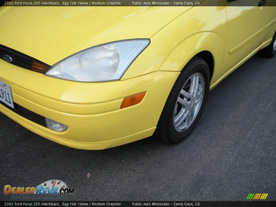 2002 Ford Focus ZX5 Hatchback Egg Yolk Yellow / Medium Graphite Photo #16