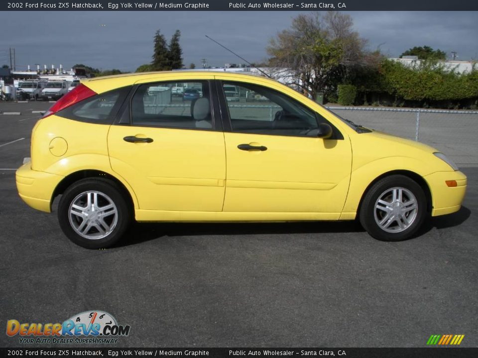 2002 Ford Focus ZX5 Hatchback Egg Yolk Yellow / Medium Graphite Photo #17