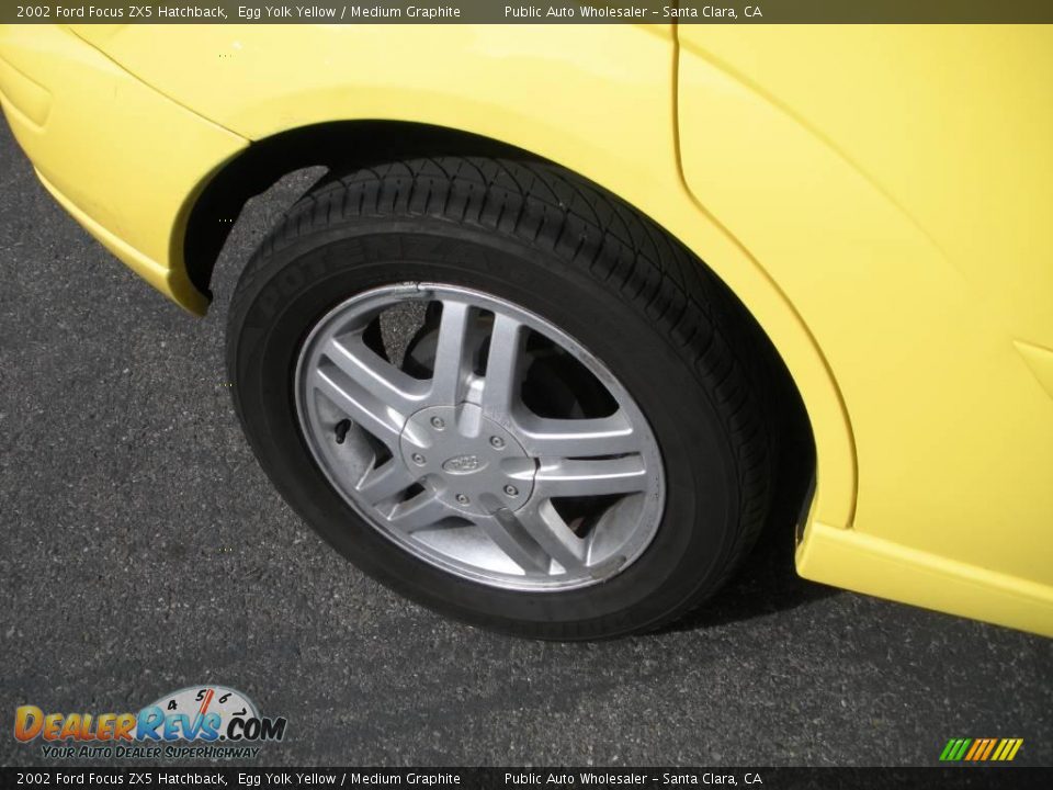 2002 Ford Focus ZX5 Hatchback Egg Yolk Yellow / Medium Graphite Photo #18