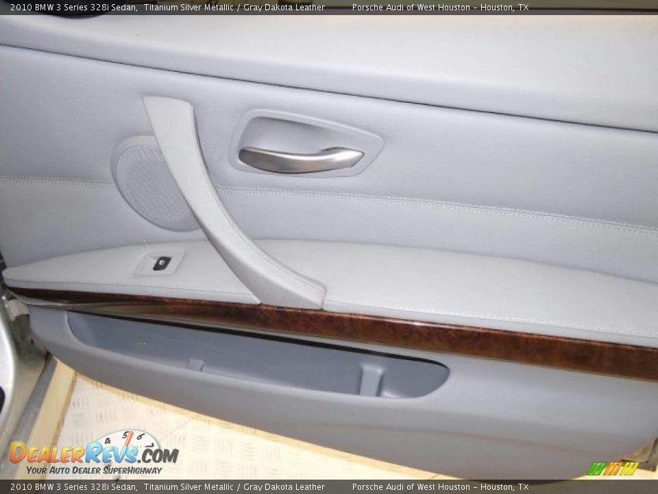 2010 BMW 3 Series 328i Sedan Titanium Silver Metallic / Gray Dakota Leather Photo #30