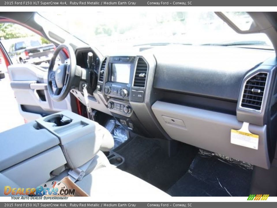 2015 Ford F150 XLT SuperCrew 4x4 Ruby Red Metallic / Medium Earth Gray Photo #16