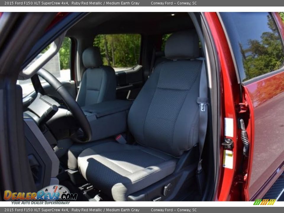 2015 Ford F150 XLT SuperCrew 4x4 Ruby Red Metallic / Medium Earth Gray Photo #17